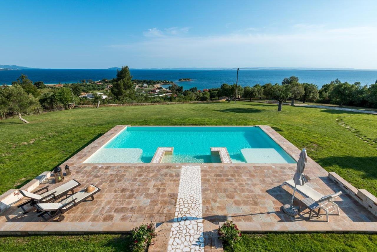 Sithonian Blue Royal Villa Nikiti  Extérieur photo